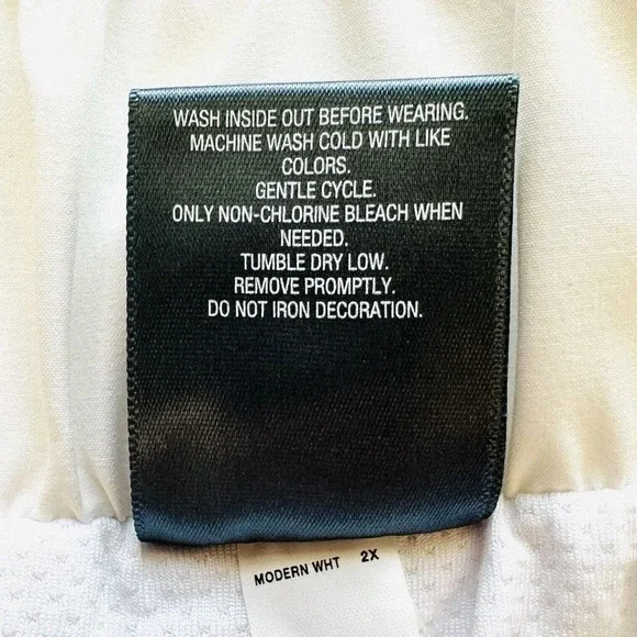 NWT TEK GEAR Women High Rise Pockets Fully Lined White Shorts Plus Size 2X - Picture 5 of 5